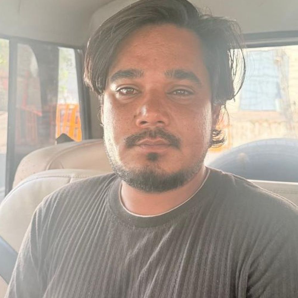 अवैध पिस्टल लेकर घूम रहा आरोपी गिरफ्तार:पुलिस ने घेराबंदी कर कॉटन मिल के पास से दबोचा
