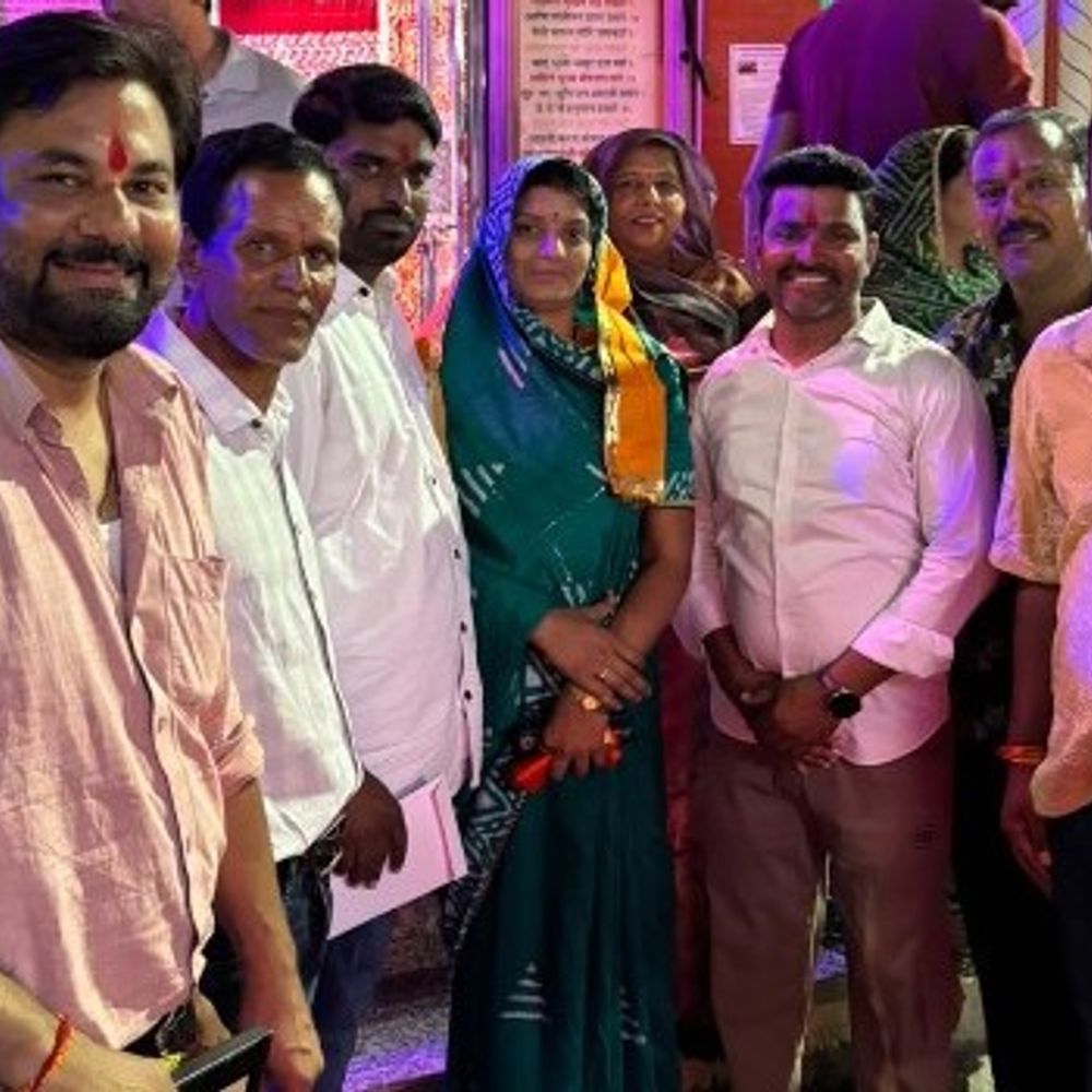 सभापति, उपसभापति का दुपट्टा ओढ़ाकर किया स्वागत:बालाजी महाराज मंदिर में कार्यक्रम, बड़ी संख्या में कार्यकर्ता रहे मौजूद