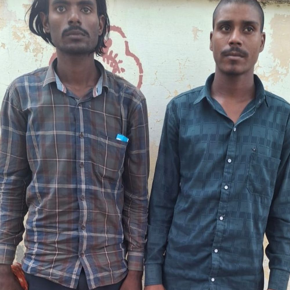 नेछवा पुलिस की कार्रवाई, चोरी के दो आरोपी दबोचे:एक आरोपी 10 महीने से पुलिस की गिरफ्त से था बाहर