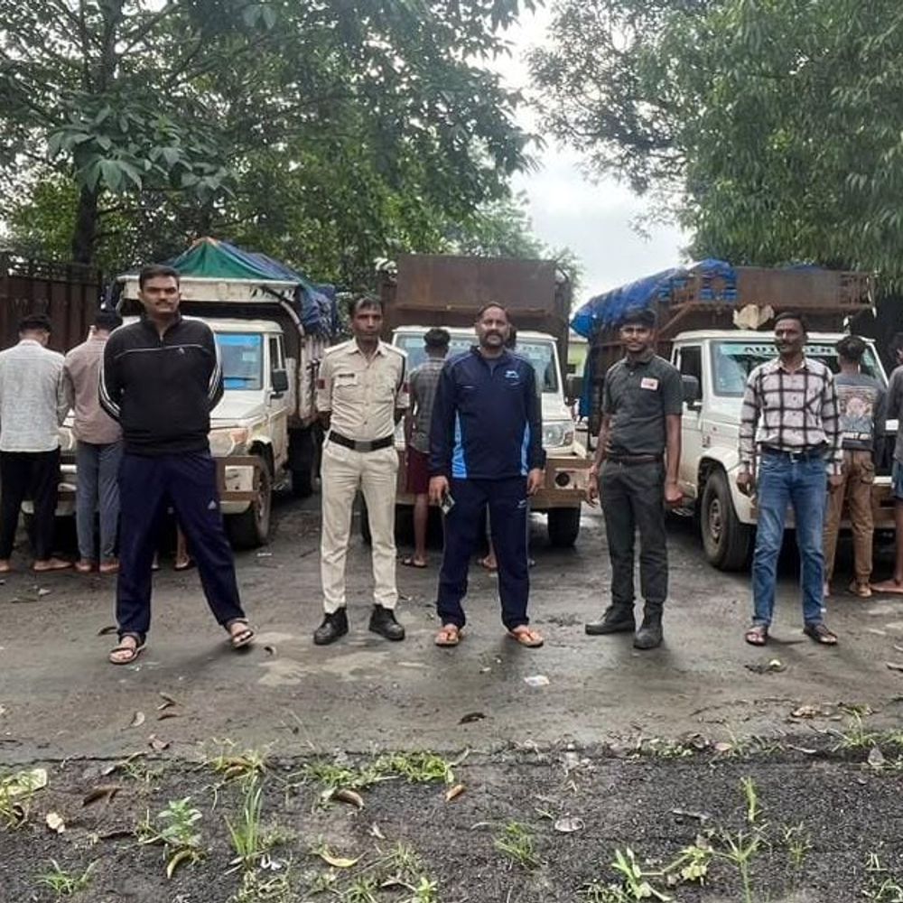 5 पिकअप में 15 मवेशी पकड़े, 9 आरोपी गिरफ्तार:राष्ट्रीय राजमार्ग पर कार्रवाई, 36.35 लाख का सामान जब्त