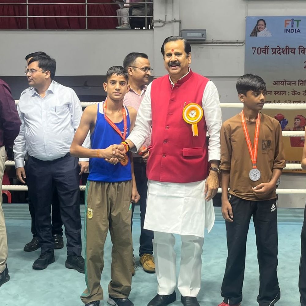 लखनऊ में प्रदेशीय विद्यालय बॉक्सिंग प्रतियोगिता आयोजित:गौतमबुद्ध नगर के युवराज ने जीता गोल्ड, अनमोल भाटी को मिला रजत पदक