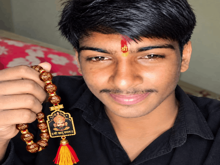 रेवाड़ी सड़क हादसे में किशोर की मौत:पानी से बचते हुए कार ड्राइवर ने बाइक को मारी टक्कर: 100 मीटर तक घसीटा