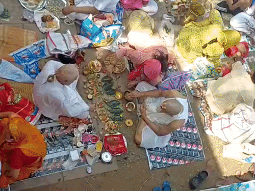 प्रेतशिला पर पिंडदान के लिए उमड़ा जनसैलाब:अपनों के खोने का दर्द, मुक्ति की कामना; राजस्थान, चेन्नई, कोलकाता से पहुंचे श्रद्धालु