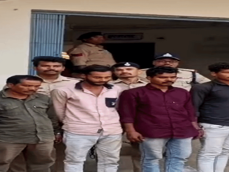 युवक की हत्या मामले में 5 आरोपी गिरफ्तार:युवती के विवाद में साथियों संग बेल्ट से गला घोंटा; पिता ने वैन से शव ठिकाने लगाया