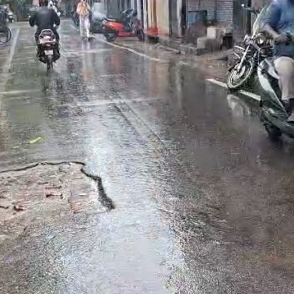 मुरादाबाद में बारिश का अलर्ट:रुक-रुककर हवा बह रही, आसमान में बादल, टेम्प्रेचर 24°C