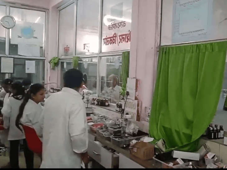 जिला अस्पताल में 7 दिन से शुगर-गैस की दवाएं खत्म:सतना में मरीज खाली हाथ लौटे; सप्लाई नहीं आने से विकल्प भी खत्म होने की कगार पर