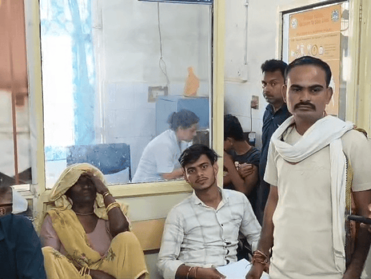 एक ही कुत्ते ने 35 लोगों को काटा:मनियर से लेकर पुरानी शिवपुरी तक हमले किए; नगर पालिका टीम ने पकड़ा