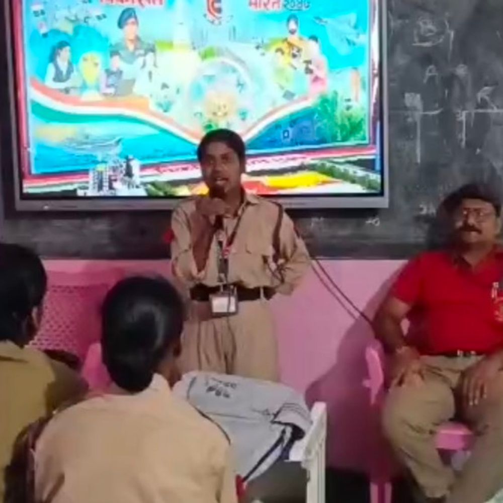 'मेरे सपनों का भारत' थीम पर NCC-कैडेट्स ने पेंटिंग की:शेखपुरा में भाषण प्रतियोगिता, सफल प्रतिभागियों को सम्मानित किया गया