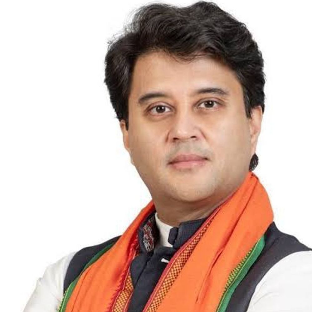 निर्माण कार्यों में अनियमितता, केंद्रीय मंत्री नाराज:सिंधिया ने कहा - सीवर प्रोजेक्ट में भ्रष्टाचार... 113 करोड़ रुपए फूंके, काम अधूरा