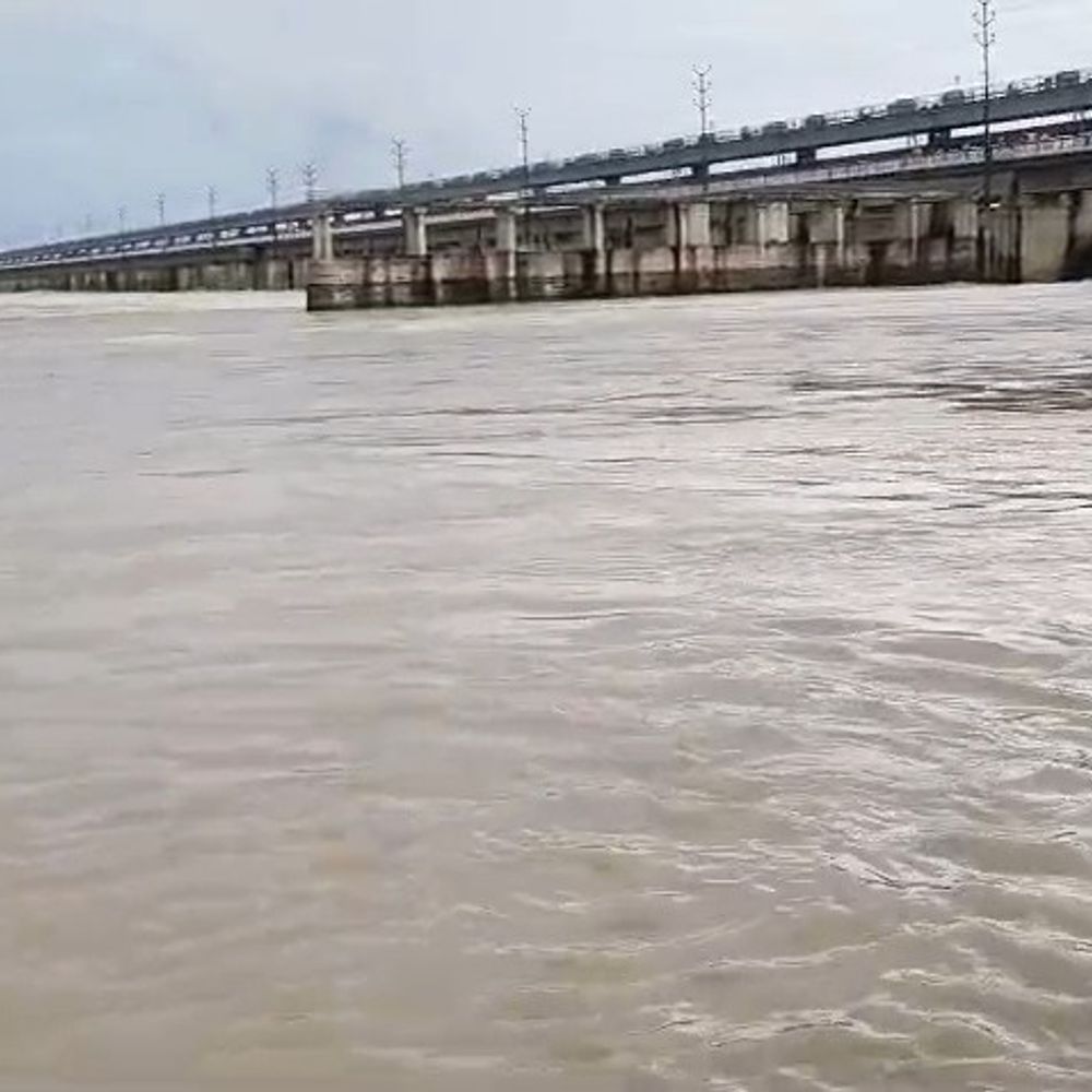 औरंगाबाद के सोनटतीय इलाकों में अलर्ट जारी:नदी का जलस्तर बढ़ने की संभावना, कंट्रोल रूम से लगातार की जा रही निगरानी