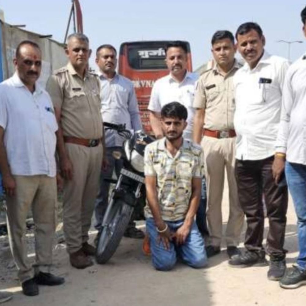 डीएसटी टीम ने ड्रग्स तस्कर को पकड़ा:66.08 ग्राम अवैध एमडी ड्रग्स बरामद, बाइक से ले जाते समय दबोचा