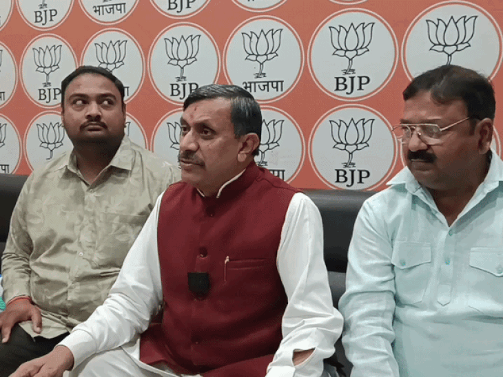 झांसी में मेयर ने राहुल को घेरा:बोले-कांग्रेस संवैधानिक संस्थाओं को निशाना बना रही, ECI का बचाव किया