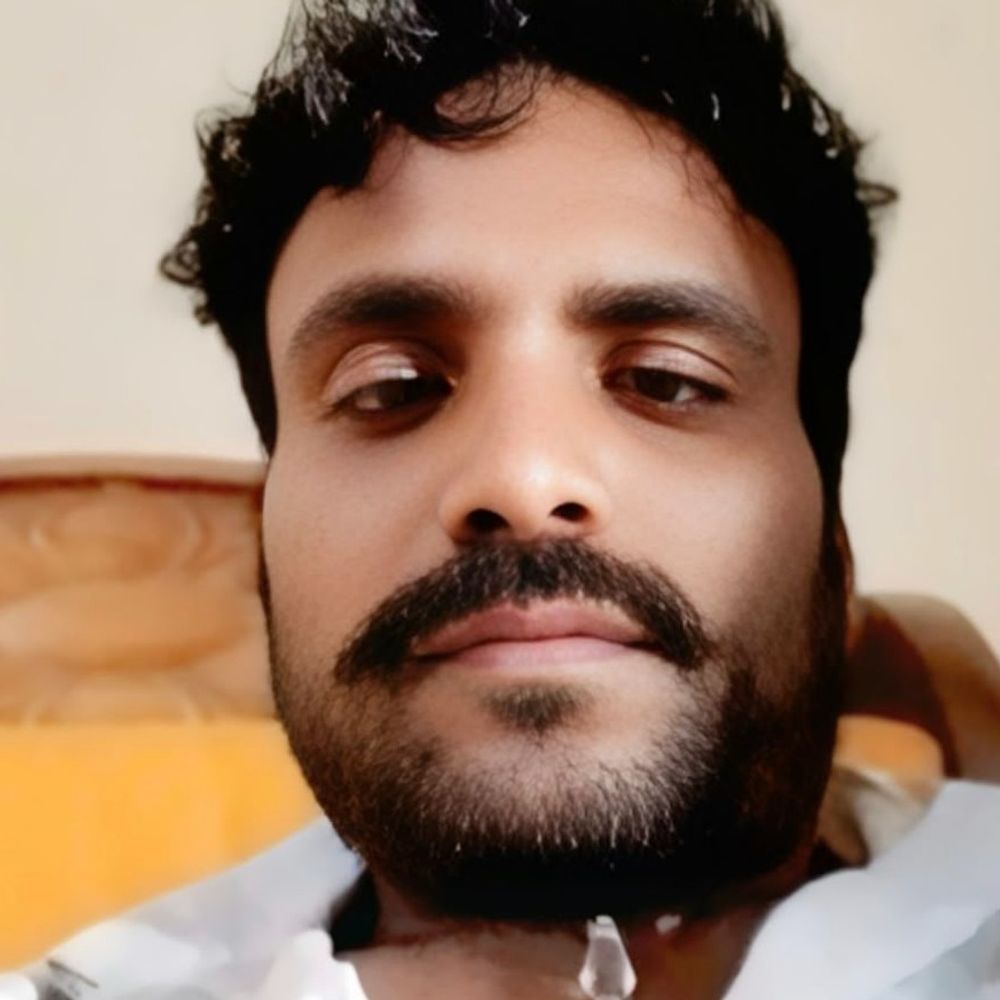 भोजपुर- करंट के चपेट में आने से युवक की मौत:खेत जा रहा था, रास्ते में बिजली के खंभे लगा झटका; अस्पताल लाने के दौरान मौत