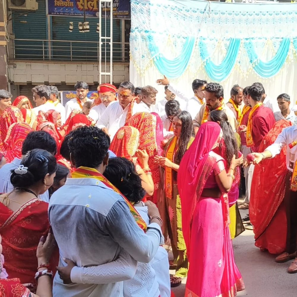 बड़वानी में श्रीमद्भागवत कथा शुरू, कलश यात्रा निकली:मोटी माता मंदिर के पास कुम्हार मोहल्ले में 4 अक्टूबर चलेगी