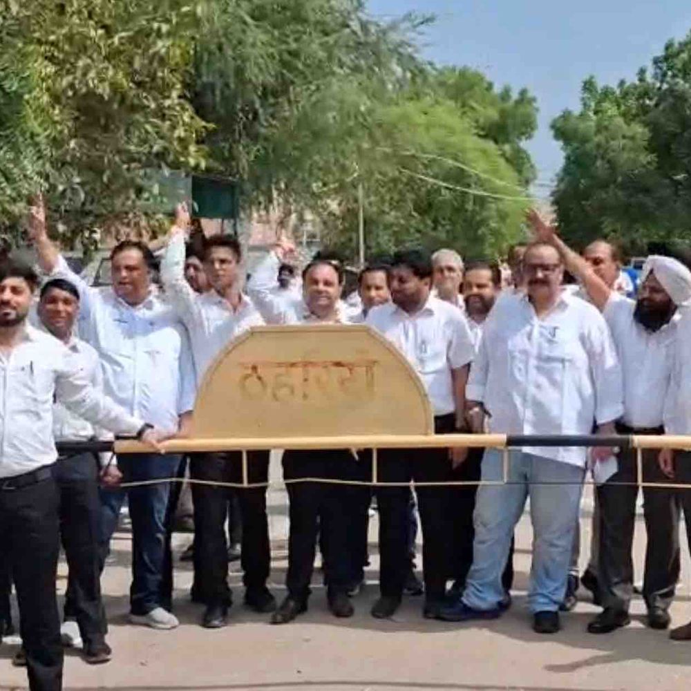 रिछपाल खर्रा के खिलाफ FIR दर्ज करने का आदेश:24 घंटे में एफआईआर की कॉपी कोर्ट में पेश करने के निर्देश