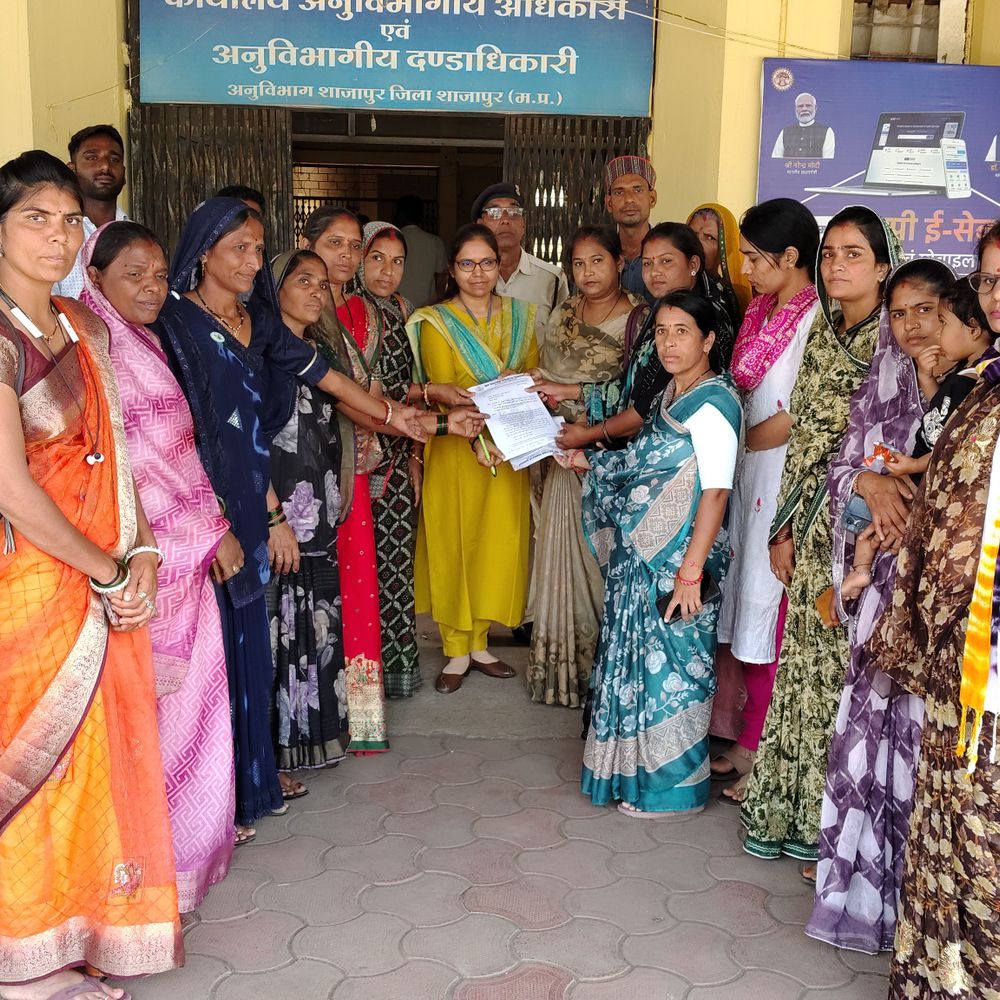 राशन विक्रेताओं ने 5 मांगों को लेकर दिया ज्ञापन:बोल-30 सितंबर तक मांगें नहीं मानी तो 1 अक्टूबर से 28 हजार दुकानें बंद रहेंगी