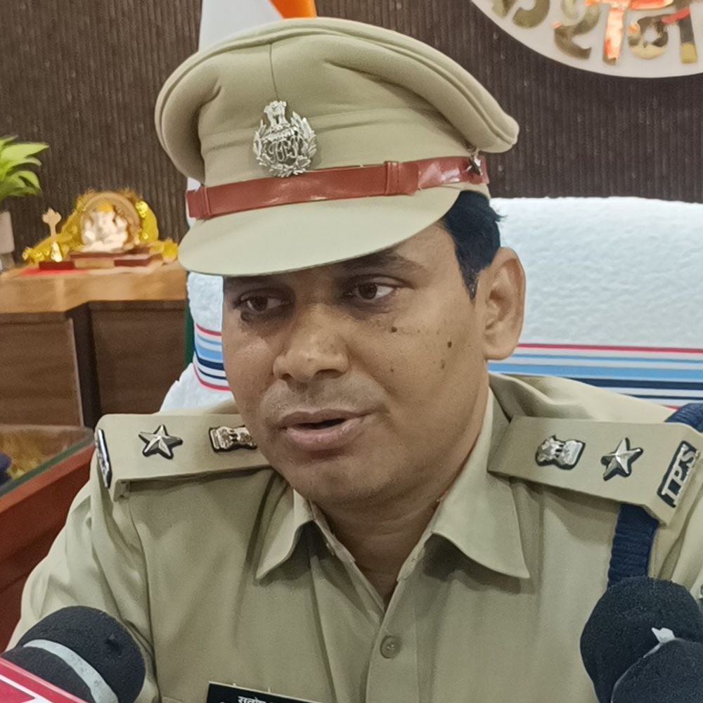 किशनगंज- 200 ग्राम ब्राउन शुगर के साथ 4 तस्कर गिरफ्तार:कीमत 40 लाख; 7.31 लाख कैश, सोना-चांदी और 2 बाइक भी जब्त