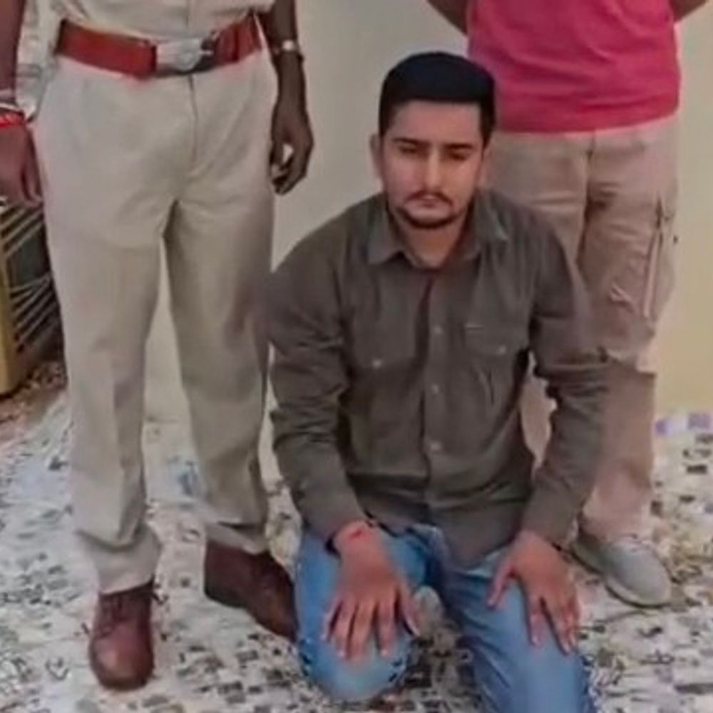 फर्जी एस्कॉर्ट सर्विस से लाखों की ठगी करने वाला गिरफ्तार:मृत दादी के खाते से 20 लाख रुपए से ज्यादा का संदिग्ध लेनदेन