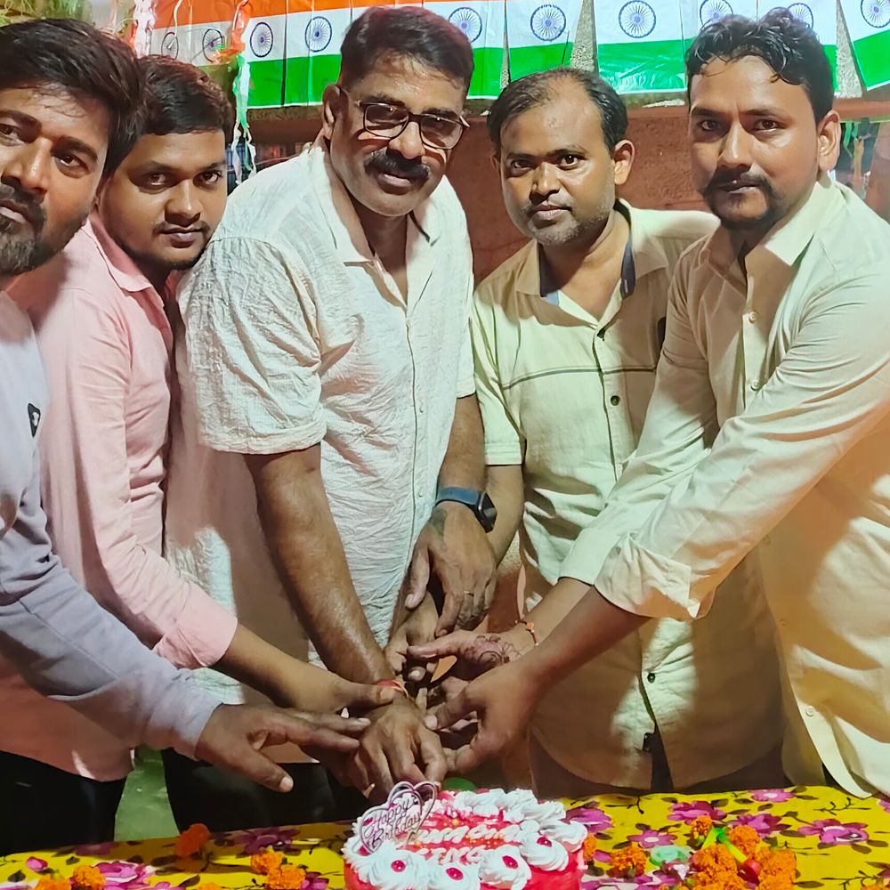 शहीद भगत सिंह की 119वीं जयंती मनी:सामाजिक मंच के कार्यकर्ताओं ने केक काटकर और मोमबत्ती जलाकर किया शहीद-ए-आजम को याद