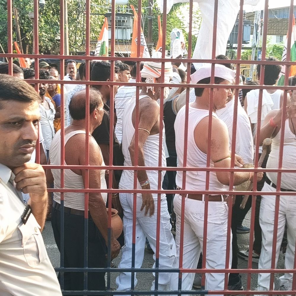सीतामढ़ी में कांग्रेस का प्रदर्शन, CEC की निकाली अर्थी:SIR और मतदाता सूची पर विरोध, पीएम-अमित शाह के खिलाफ नारेबाजी