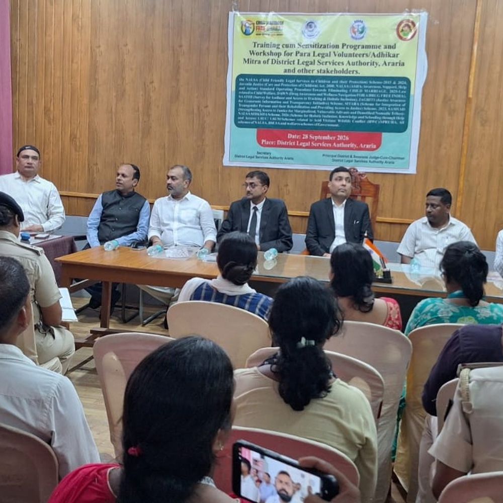 अररिया कोर्ट परिसर में बाल संरक्षण कानूनों पर प्रशिक्षण:योजनाओं की दी जानकारी, बाल विवाह रोकथाम पर अधिकारियों को किया प्रशिक्षित