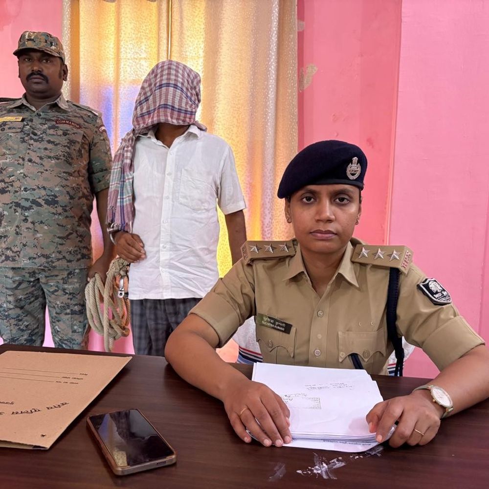 शराब तस्करी के 14 मामलों में वांटेड बालेश्वर राय गिरफ्तार:मुजफ्फरपुर पुलिस ने लग्जरी कार, बाइक के साथ पकड़ा; 414.72 लीटर विदेशी शराब जब्त