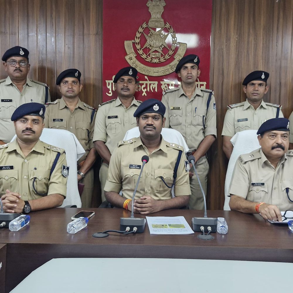खरगोन में गांजे की खेती पर कार्रवाई, पौधे जब्त:15 हजार पौधे जब्त, 4 आरोपी फरार; ड्रोन से सर्चिंग कर पहुंची पुलिस