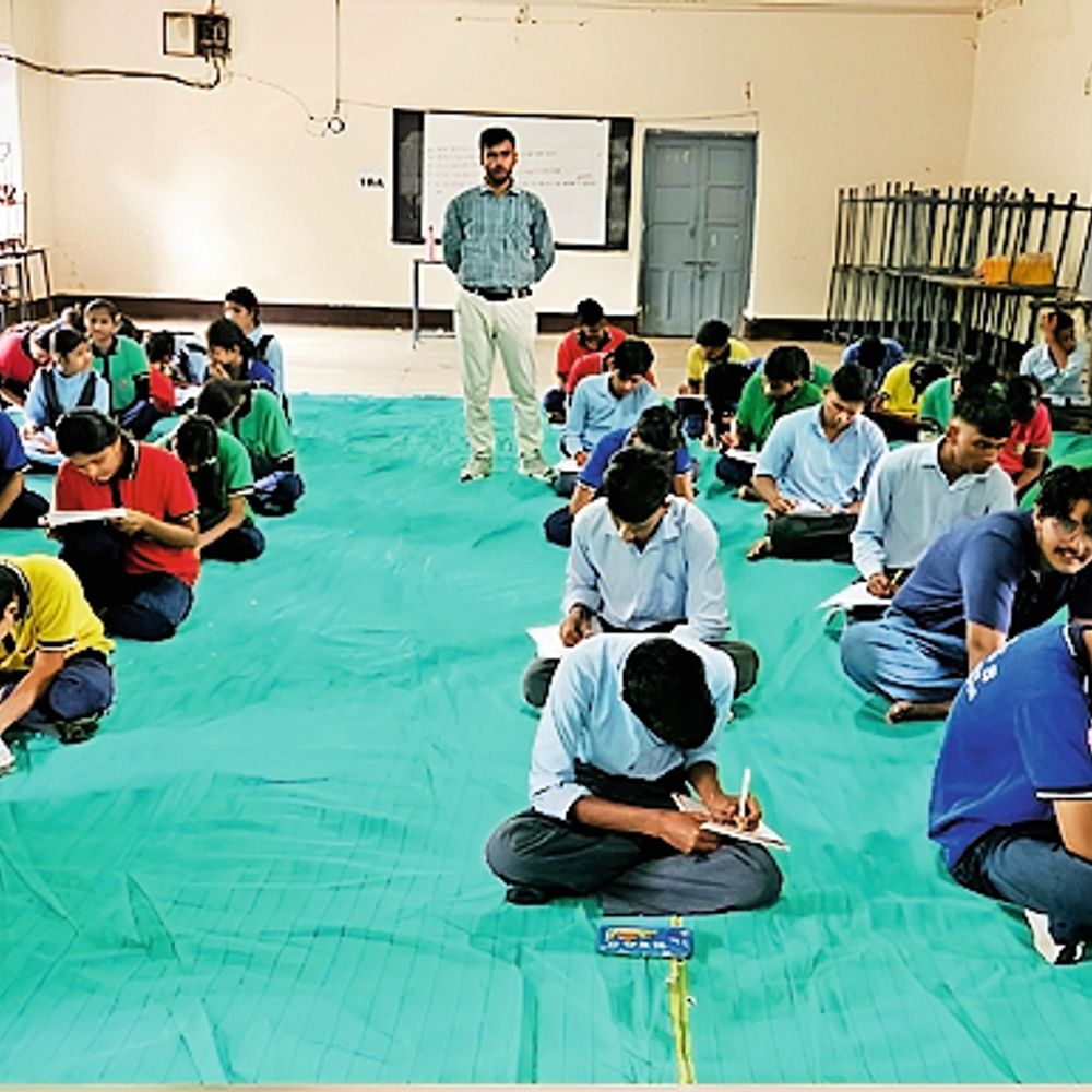 विकसित भारत अभियान के तहत निबंध-भाषण प्रतियोगिता आयोजित