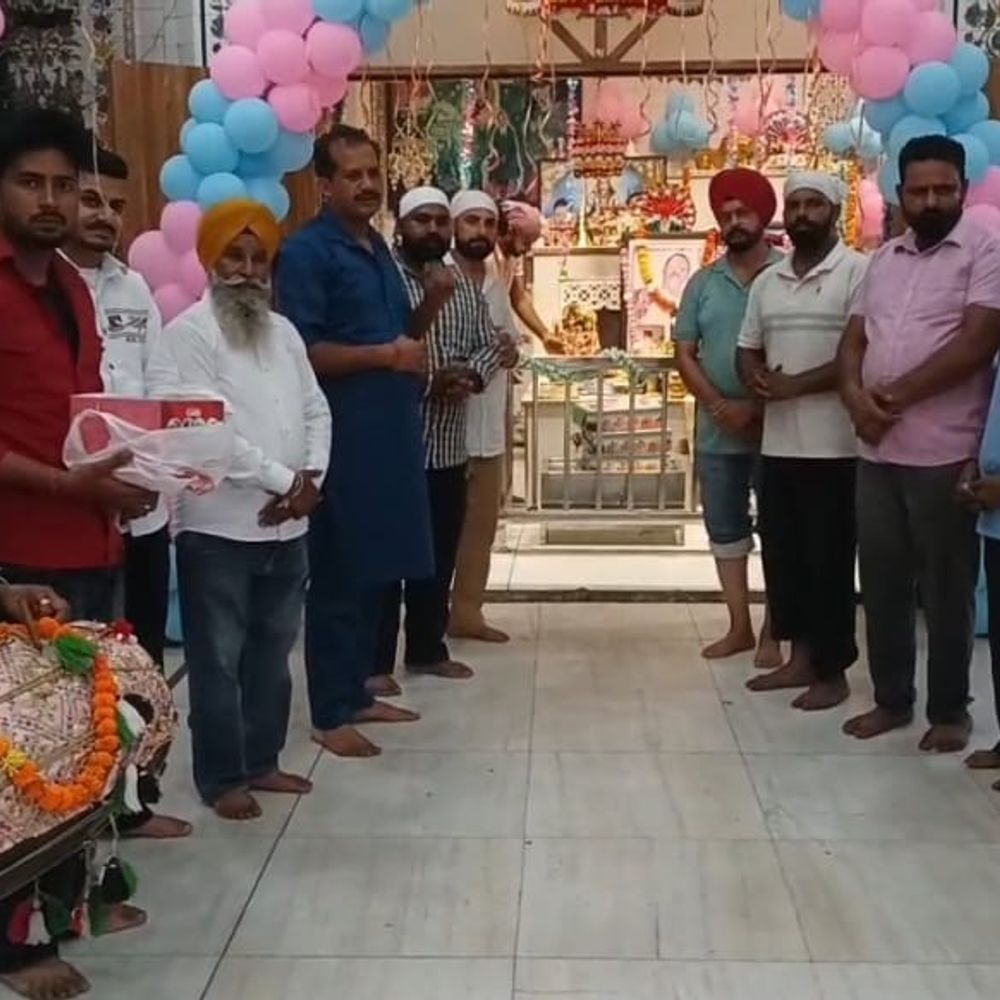 धूमधाम से मनाया साईं लाडी शाह जी का जन्मदिन