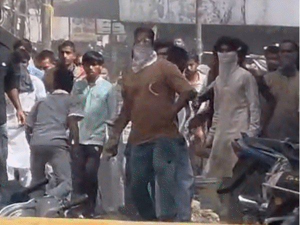 10 मंदिर हटाए कोई विवाद नहीं,मस्जिद पर क्यों बिगड़ी बात:मस्जिद को हाथों से तोड़ने की तस्वीरों के बीच कैसे भड़का विवाद; अब रोड पर कितने रोड़े