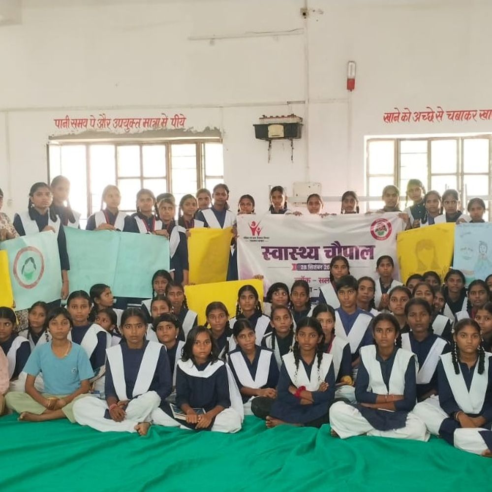 सलूंबर में बालिकाओं को मिला सेहत-सुरक्षा का संदेश:एनीमिया, पोषण और मासिक धर्म स्वच्छता पर जागरूक किया, स्वास्थ्य जांच के साथ प्रतियोगिताएं भी हुईं