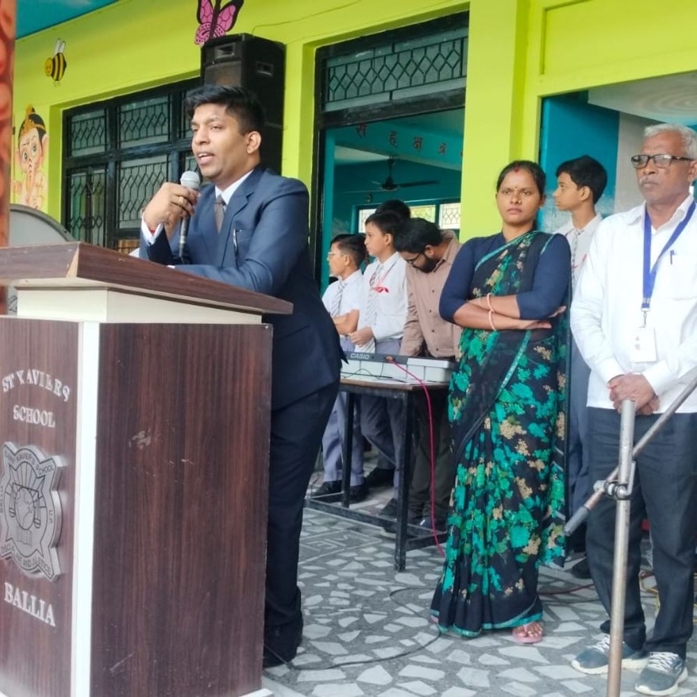 सेंट जेवियर्स स्कूल में पॉक्सो अधिनियम पर जागरूकता अभियान:सिविल जज विवस्वान प्रकाश ने बच्चों को गुड और बैड टच समझाया