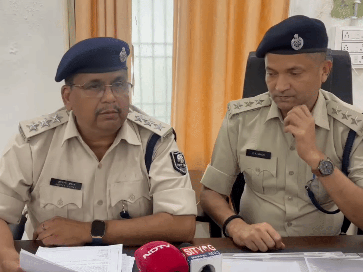 औरंगाबाद में अंतरजिला लूट गिरोह का भंडाफोड़, तीन अपराधी गिरफ्तार:सीएसपी संचालक को गोली मारकर लूट की थी; 2 देशी कट्टा, 8 जिंदा कारतूस, 52000 रुपए बरामद