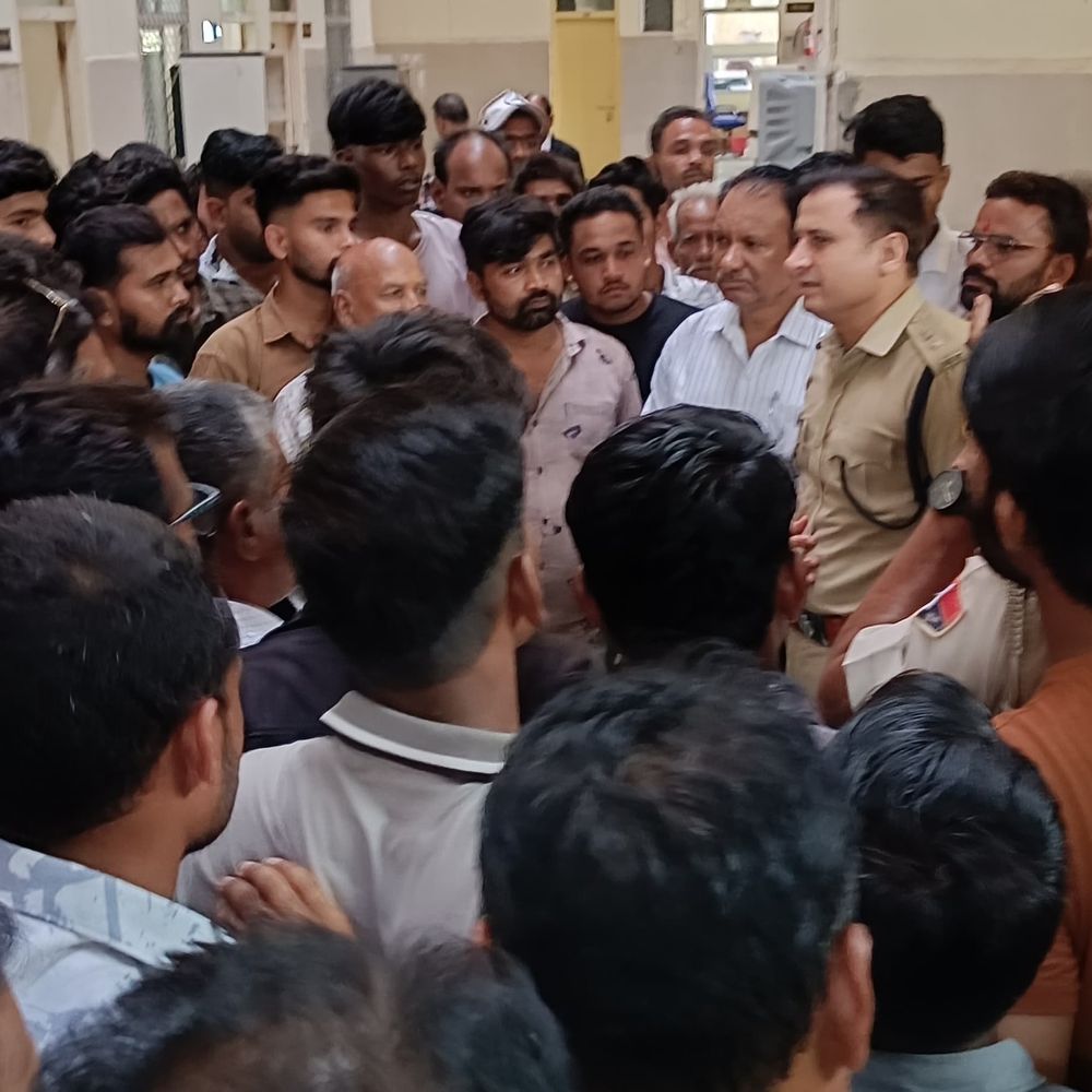 टोलकर्मी कारूलाल नागर हत्याकांड में धाकड़ समाज का प्रदर्शन:परिवार के लिए 1 करोड़ मुआवजे और आरोपियों की जल्द गिरफ्तारी की मांग