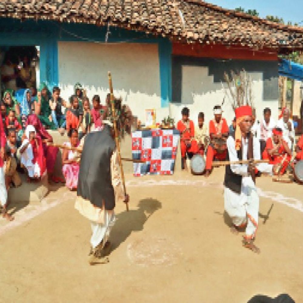 लोककला से रोजगार:पलायन रुका, गांव वापस लौटे 100 परिवार, बाहर कमाने गए लोग वापस लौट रहे