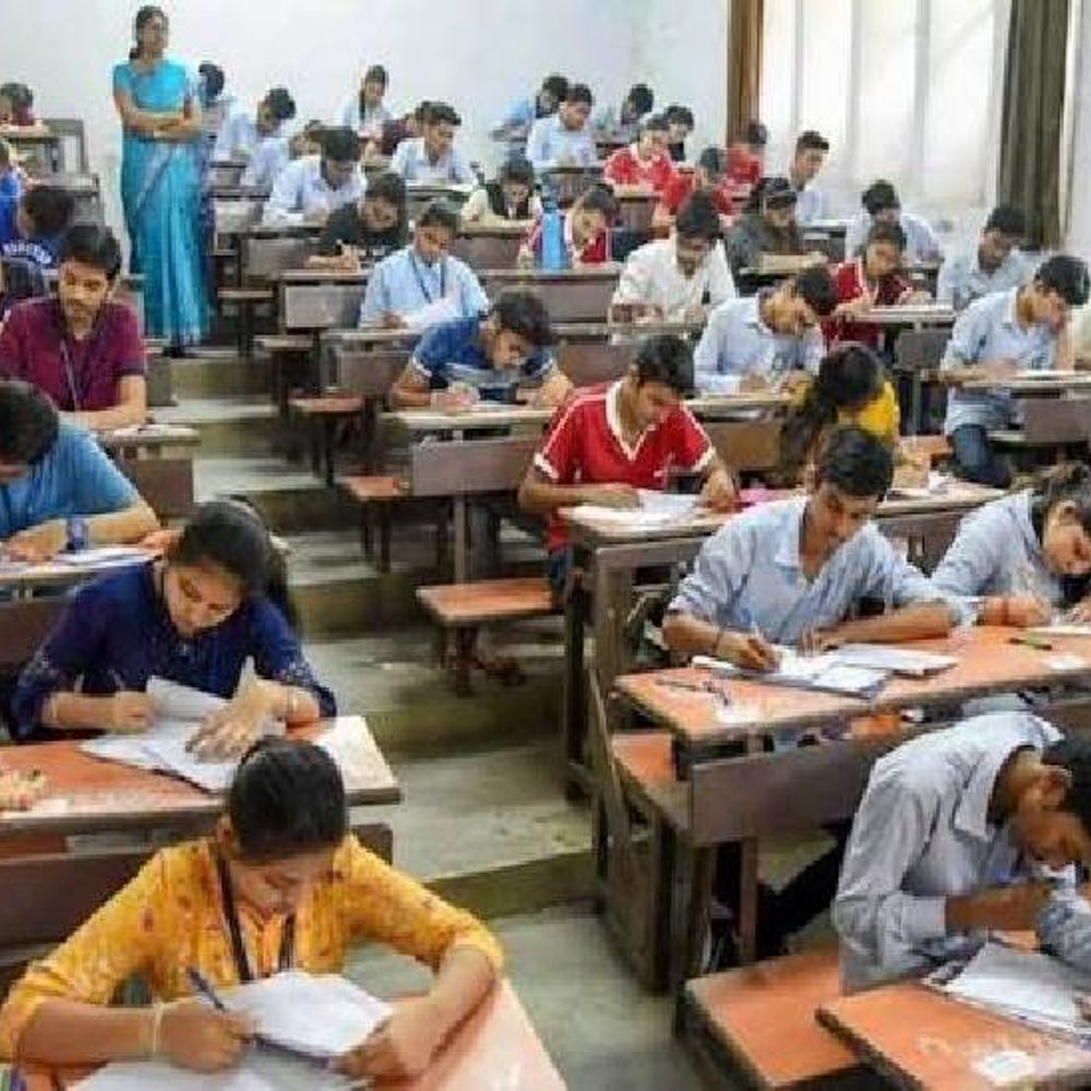 समान परीक्षा; शुल्क जमा कराने की नई डेडलाइन:30 सितंबर तक परीक्षा फीस नहीं भरने पर 100 से 1000 रुपए तक लगेगी पेनल्टी