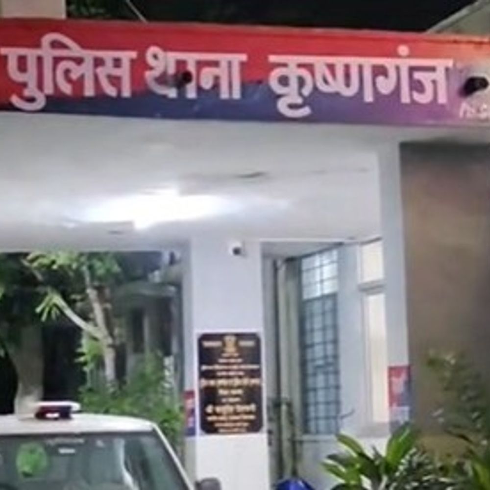 CRPF जवान से मारपीट कर अश्लील वीडियो बनाया:मदद के बहाने हॉस्पिटल बुलाया,कार में 2 घंटे तक घुमाया,ब्लैकमेल कर 89 हजार लूटे