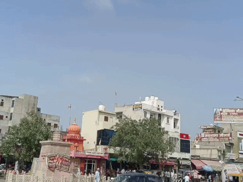 सीकर में बारिश के बाद उमस बढ़ी:पारा 2 डिग्री गिरा, जिले में 24 घंटे में डेढ़ इंच पानी बरसा; आज बूंदाबांदी के आसार