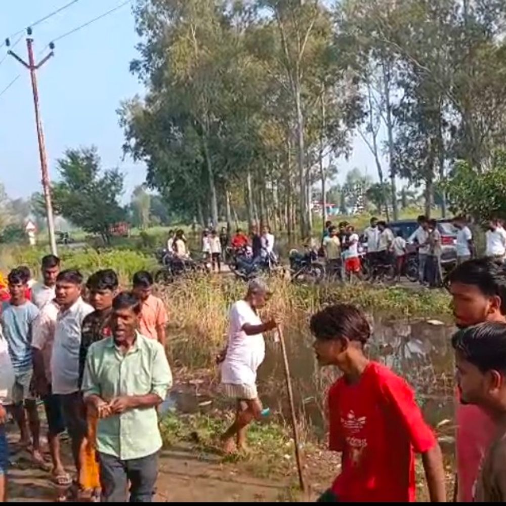 पीलीभीत में नाले में डूबने से युवक की मौत:पैर फिसलने से हुआ हादसा, जलभराव निकासी के लिए खुलवाया गया था नाला