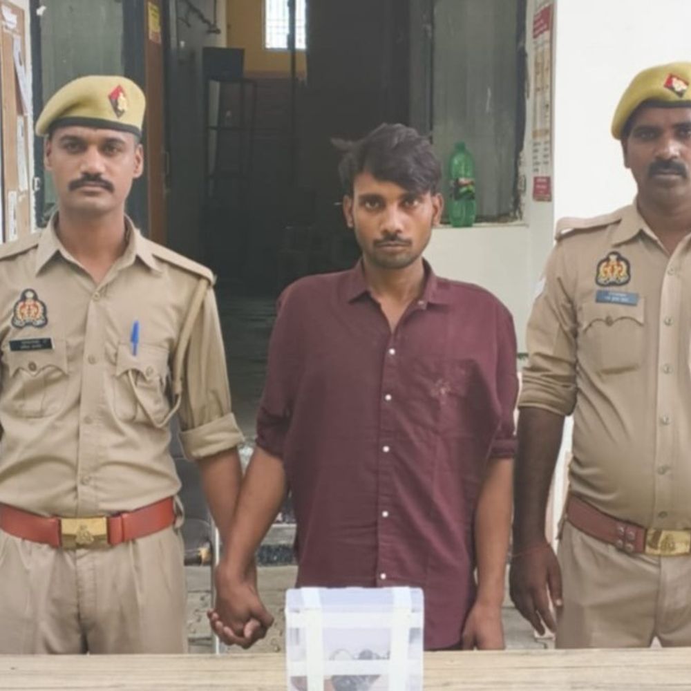 अमेठी में लूट का प्रयास करने वाला आरोपी गिरफ्तार:तमंचा और जिंदा कारतूस बरामद, दूसरा आरोपी फरार; तलाश जारी