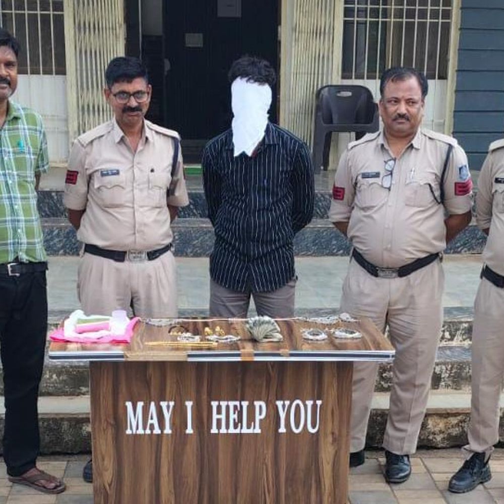 वीदिशा के कुरवाई में हुई चोरी का खुलासा, आरोपी गिरफ्तार:सोने का हार-चांदी की पायल समेत 15 लाख रुपए का सामान बरामद