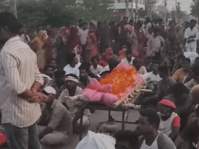 जोधपुर में मौत के बाद बॉडी सड़क पर रखकर प्रदर्शन:अंतिम संस्कार करने की जगह पर विवाद; दो समाज के लोगों से समझाइश में जुटी पुलिस