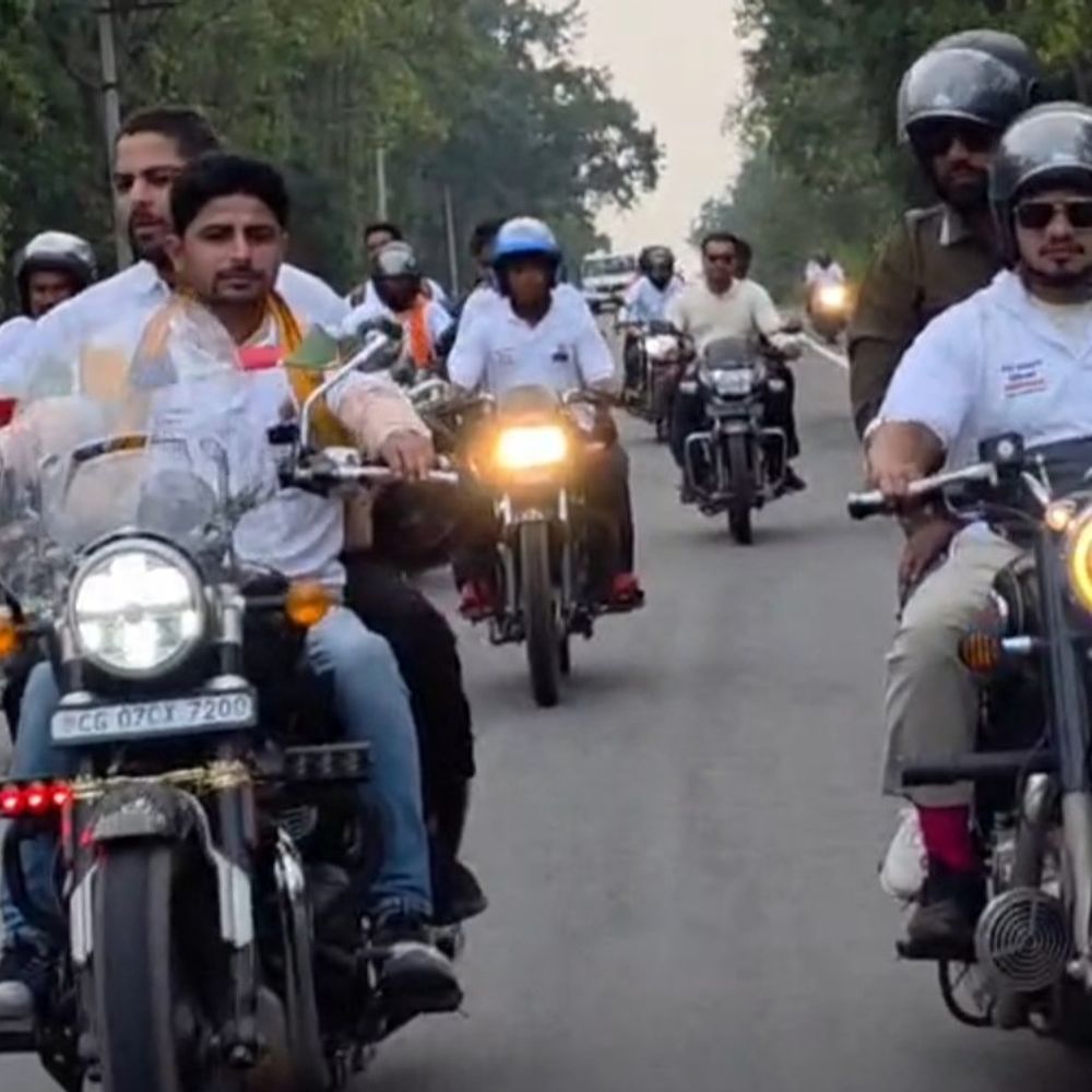 BJYM की दंतेवाड़ा से रायपुर तक 380KM की बाइक यात्रा:सेवा संकल्प अभियान जारी, रास्ते भर में रक्तदान-सफाई समेत सेवा से जुड़े कई काम किए