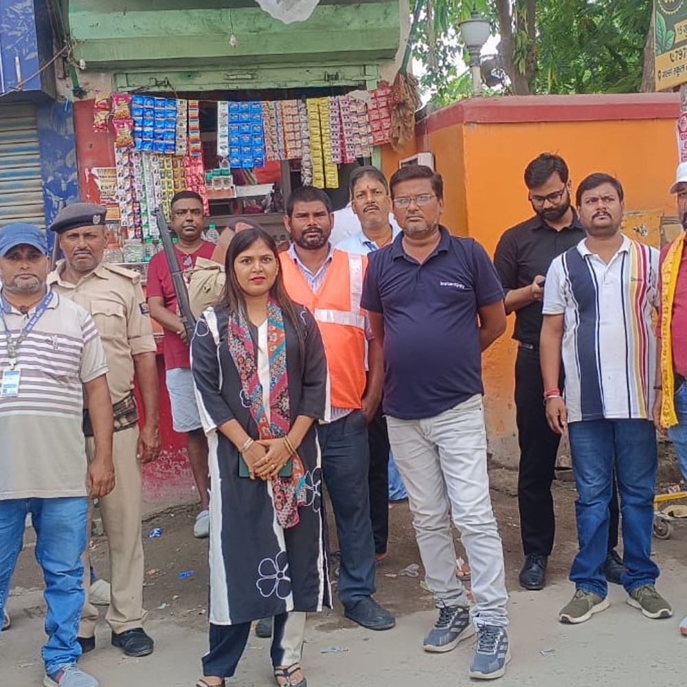 नगर निगम ने अतिक्रमण और प्लास्टिक पर की कार्रवाई:शिव मंदिर चौक से पानी टंकी चौक तक चला अभियान, 3500 रुपए जुर्माना वसूला