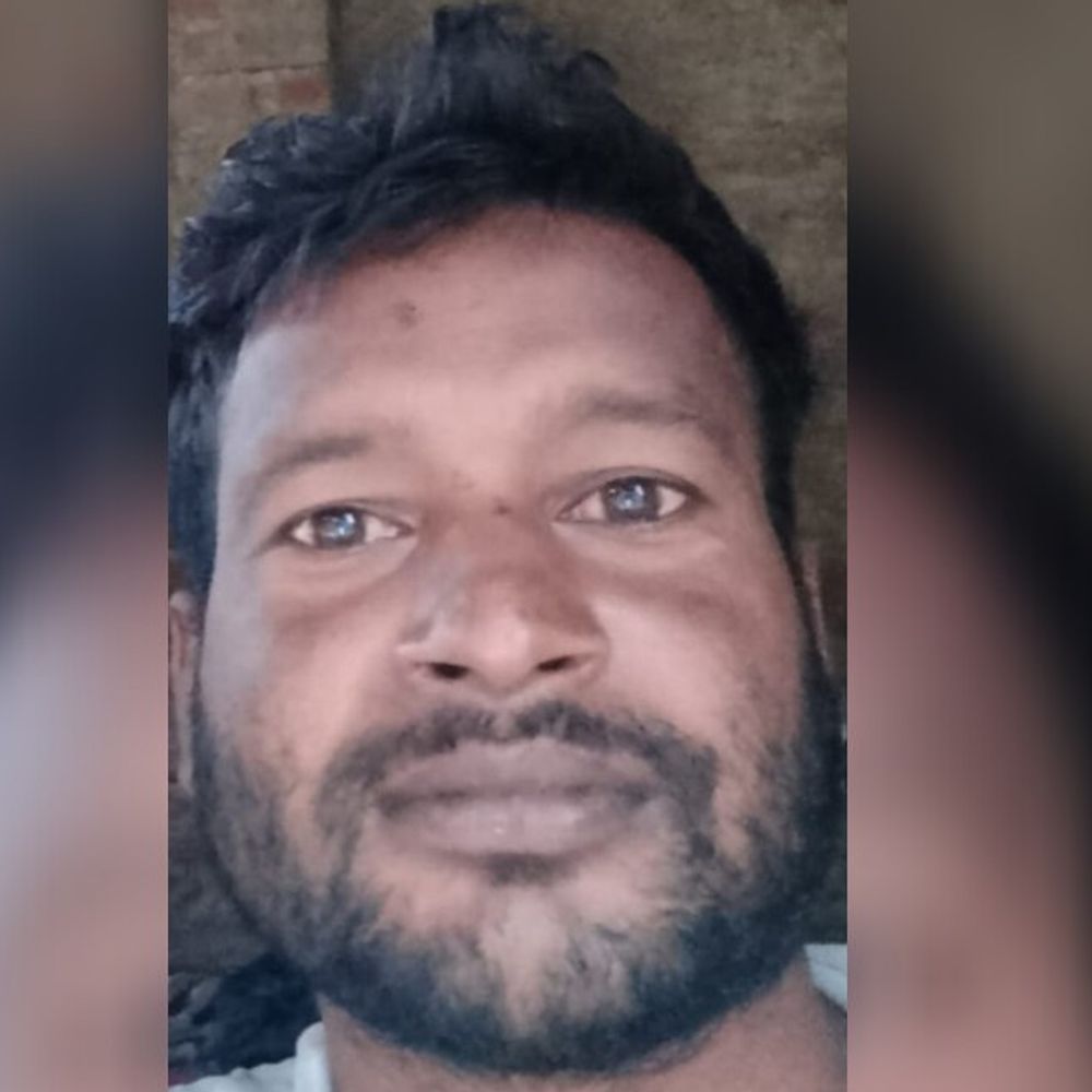 शौच के लिए निकले व्यक्ति की नाले में गिरकर मौत:कौशांबी में संतुलन बिगड़ने से पैर फिसला, 4 घंटे बाद ग्रामीणों ने बाहर निकाला शव