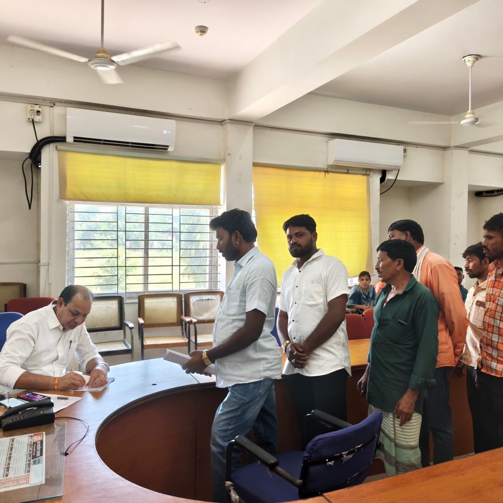 आलीराजपुर में ग्रामीणों को 2 माह से नहीं मिला राशन:जनसुनवाई में दिव्यांग बोले-पेंशन 5 महीने से बंद, अफसरों ने जांच के निर्देश दिए