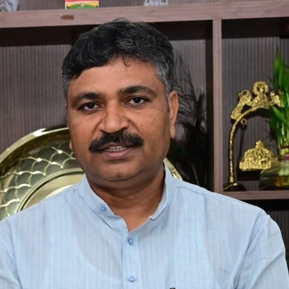 जूली बोले- अलवर में सिर्फ घोषणाएं, जमीनी हकीकत गायब:मुख्यमंत्री के खैरथल दौरे पर नेता प्रतिपक्ष का पलटवार, कहा- जनता अब काम चाहती है