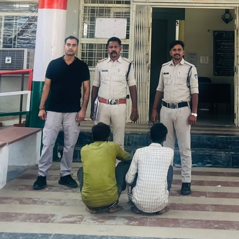 शिवपुरी में मंदिर चोरी का खुलासा, 2 गिरफ्तार:20 अगस्त की रात को  मदिंर के दानपात्र से चुराए थे रुपए, CCTV से हुई पहचान