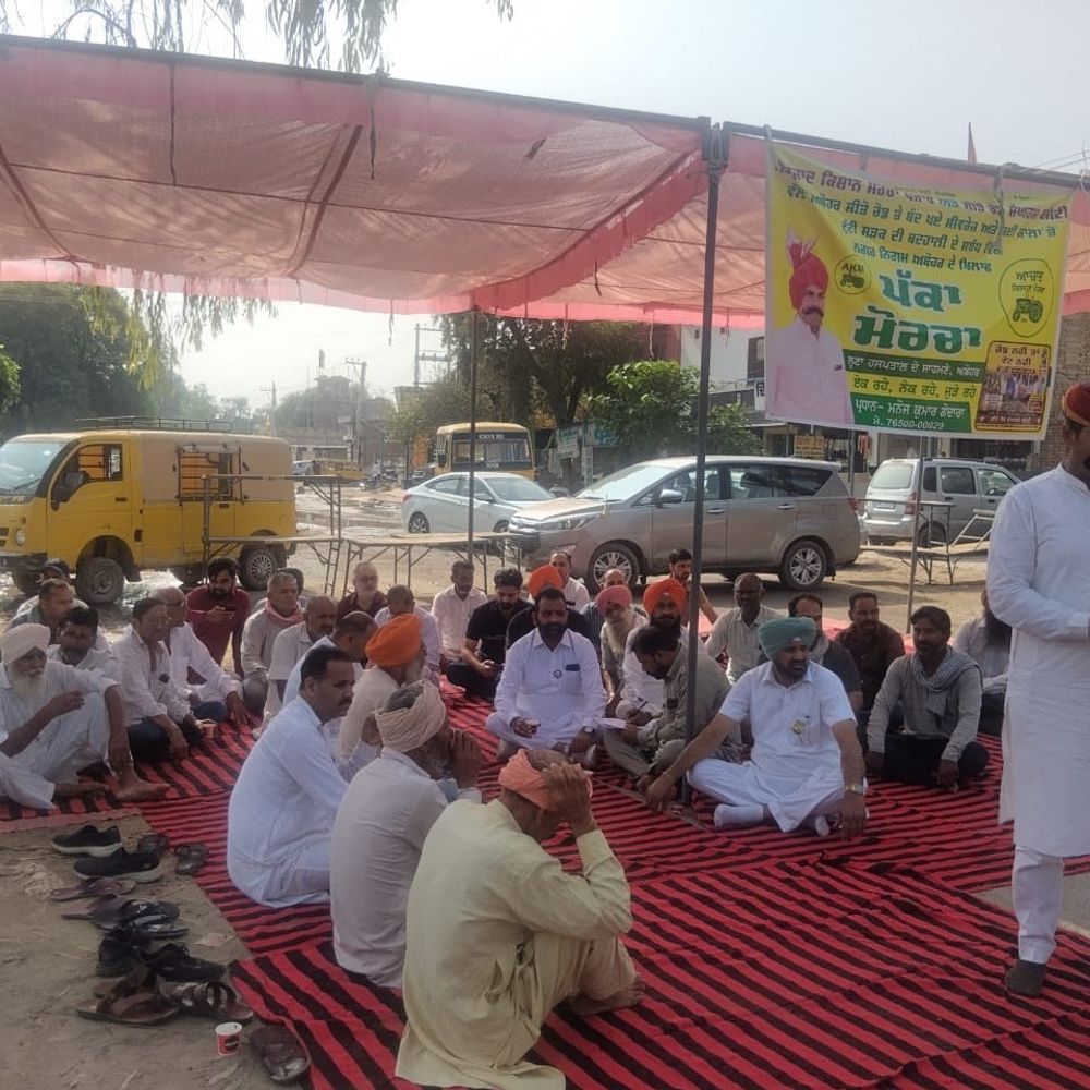 अबोहर में सीवरेज समस्या के विरोध में पक्का मोर्चा:आजाद किसान मोर्चा की अगुवाई में प्रदर्शन; लोग बोले-स्थायी हल नहीं होने तक करेंगे संघर्ष