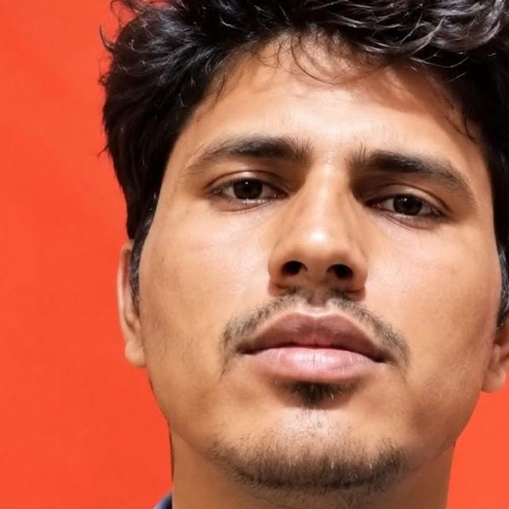 फोन पर बात कर रहे किसान को पिकअप ने उड़ाया:मौके पर मौत; पिकअप चालक फरार, तलाश जारी